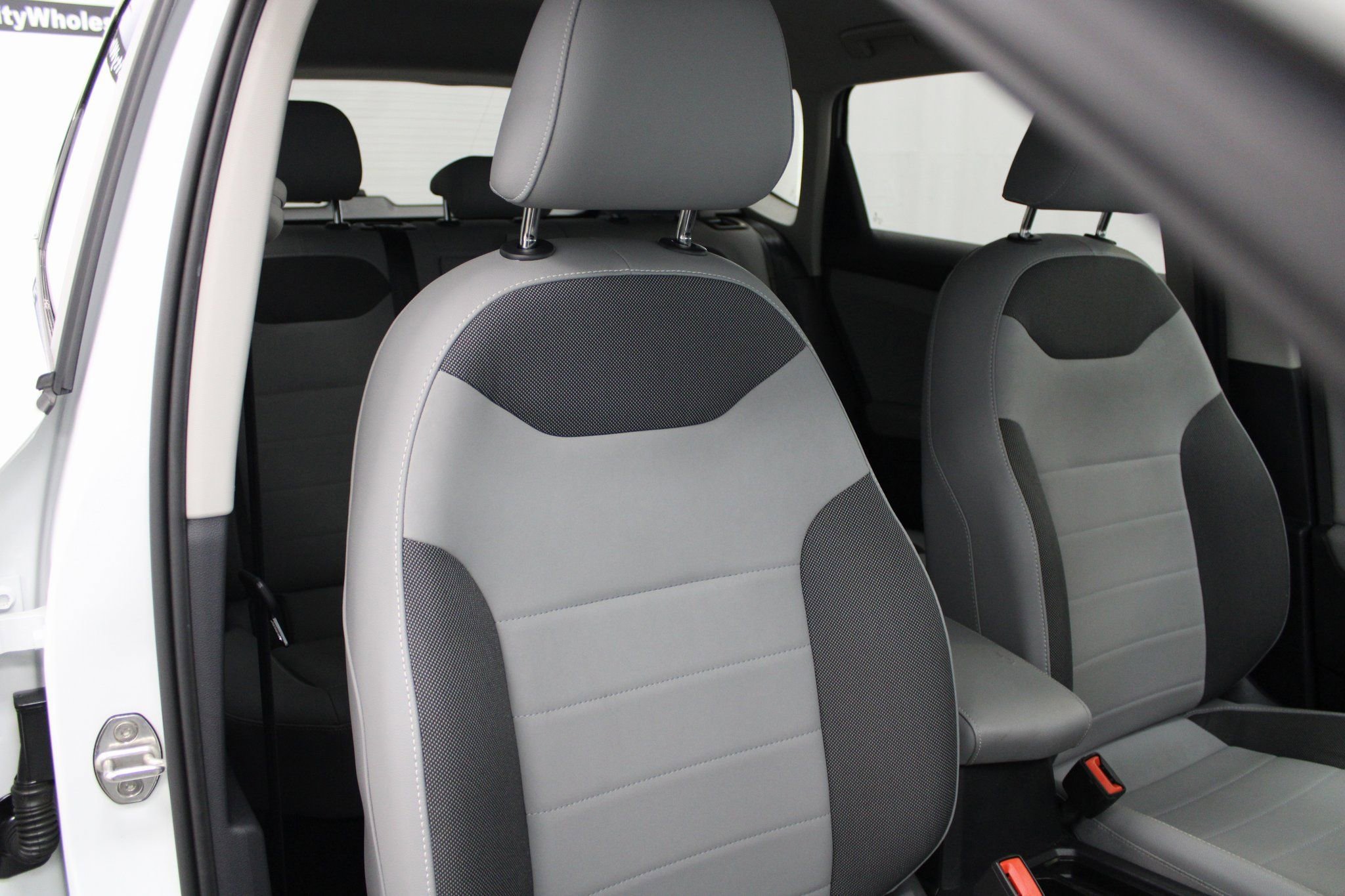 Used 2022 Volkswagen Taos SE image 33