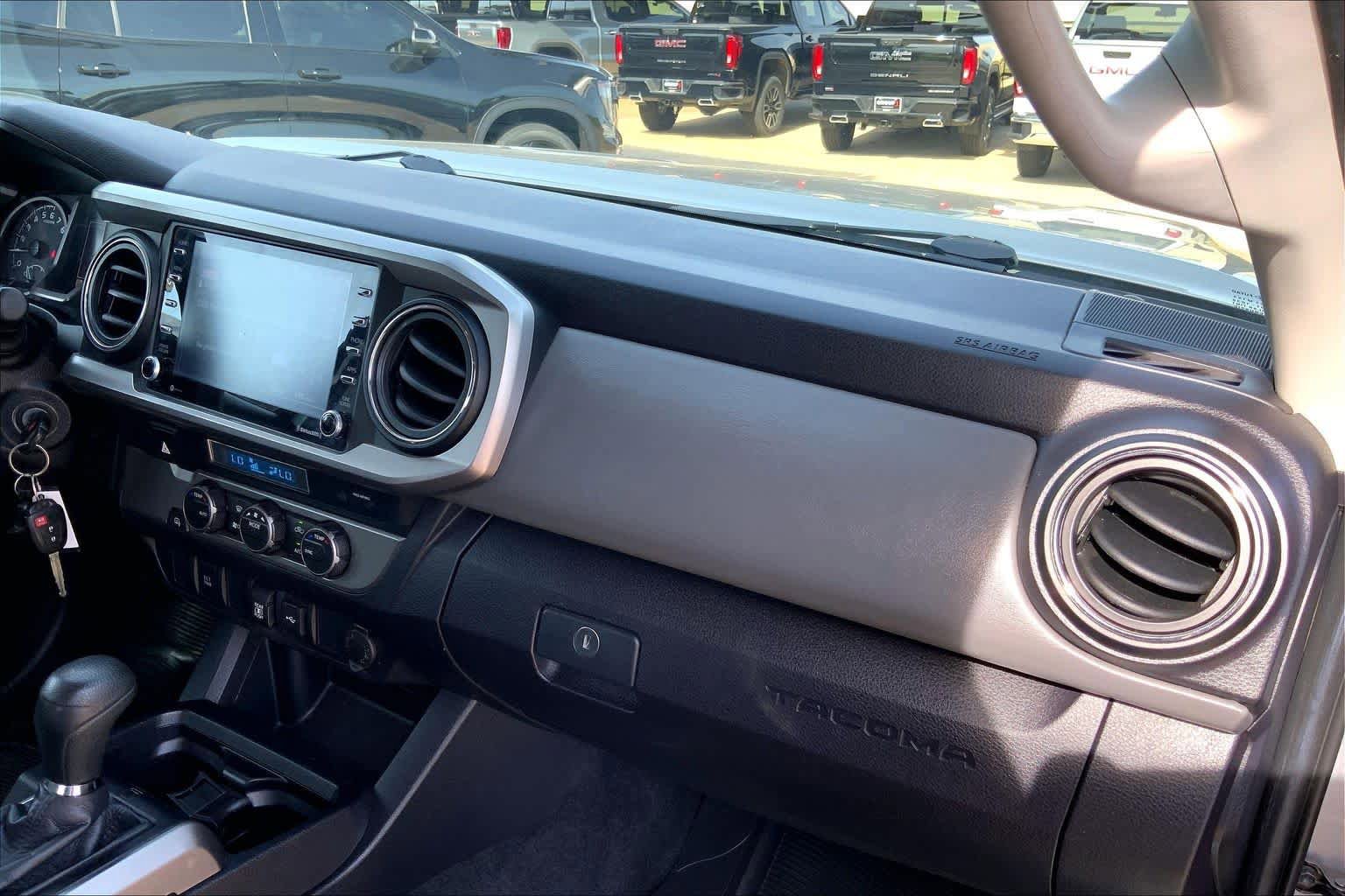 Used 2021 Toyota Tacoma SR5 RWD image 18