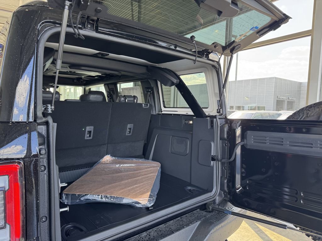 New 2025 Ford Bronco Badlands image 9