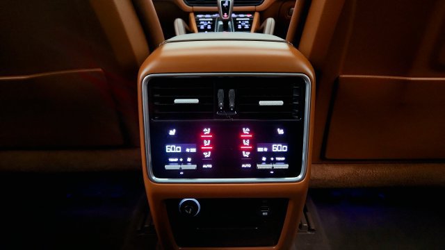 Used 2019 Porsche Cayenne Turbo AWD/4WD image 52