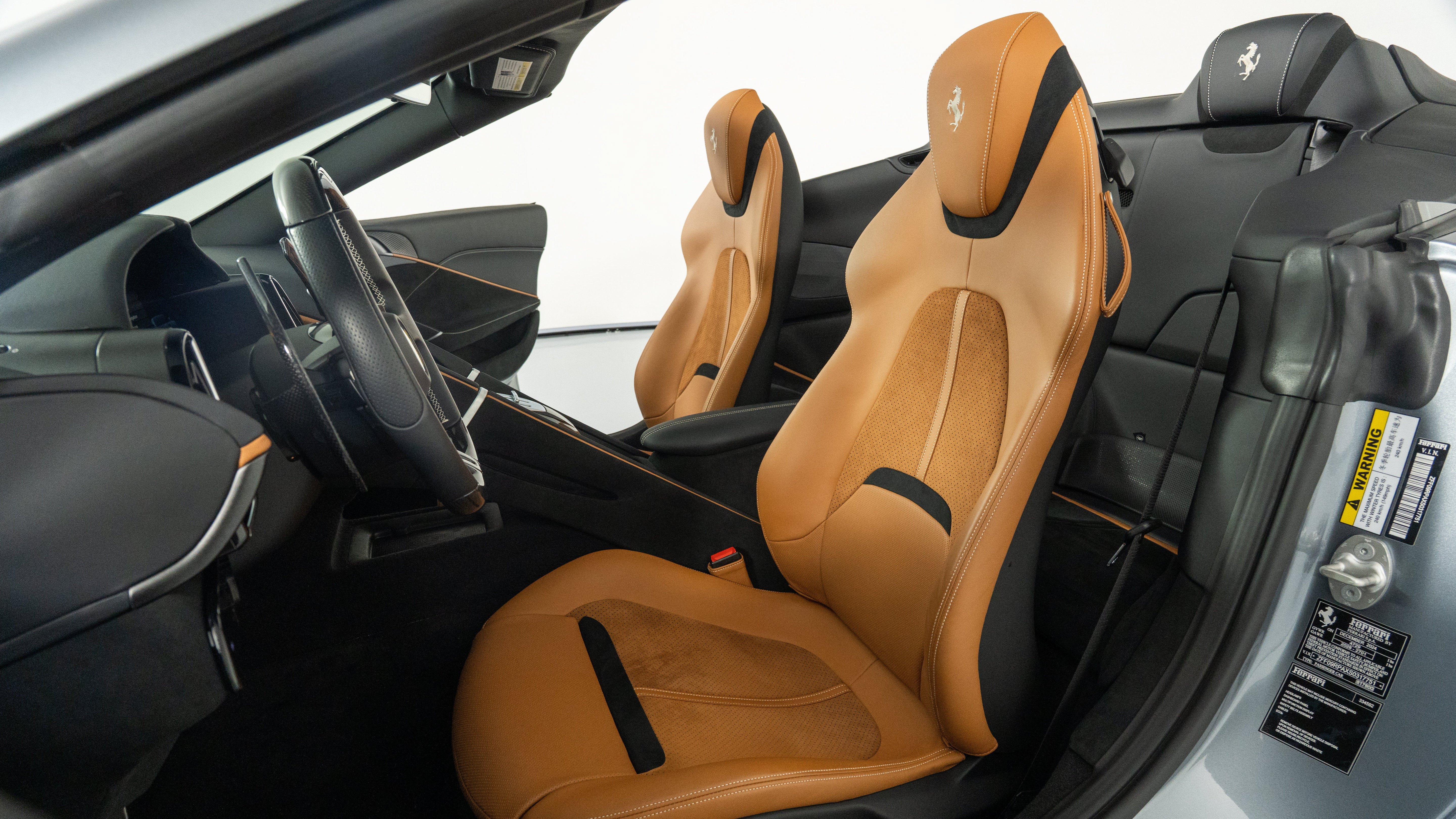 Certified 2025 Ferrari Roma Spider RWD image 21