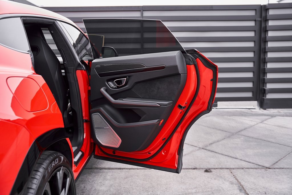 Used 2021 Lamborghini Urus image 26