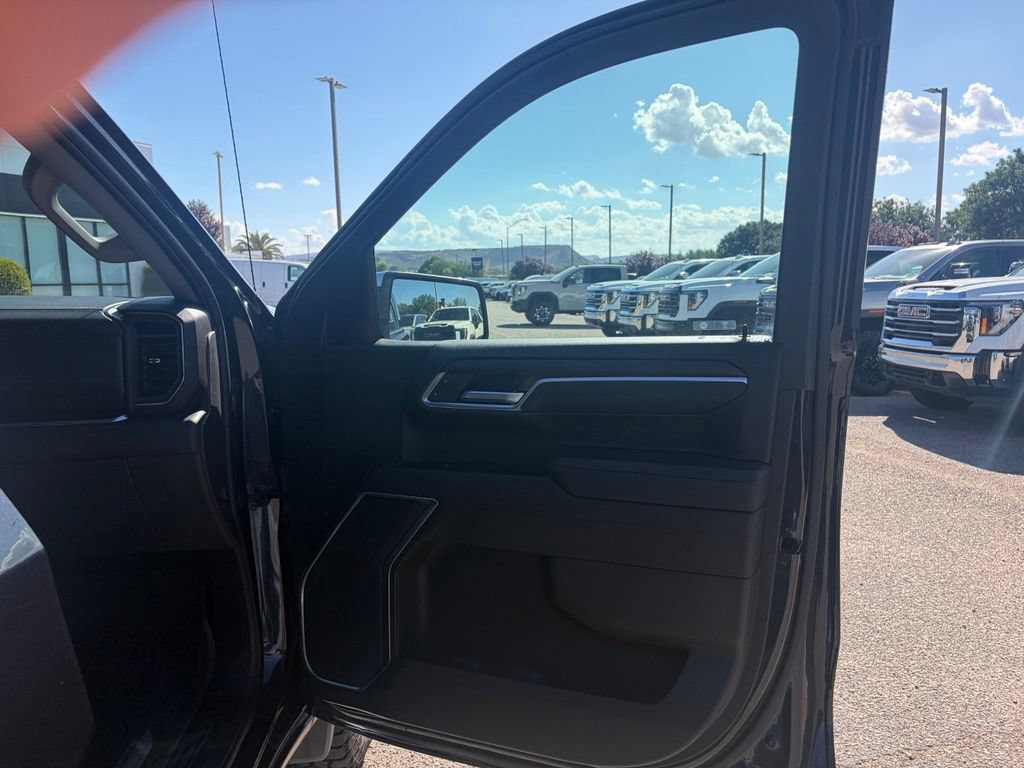 Used 2023 GMC Sierra 1500 SLT w/ X31 Off-Road Package AWD/4WD image 35