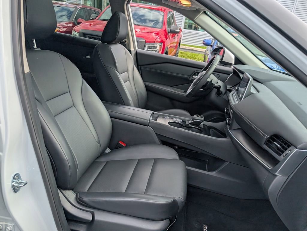 Certified 2024 Nissan Rogue SV w/ SV Premium Package image 16