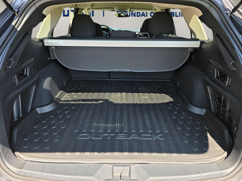 Used 2025 Subaru Outback Premium AWD/4WD image 14