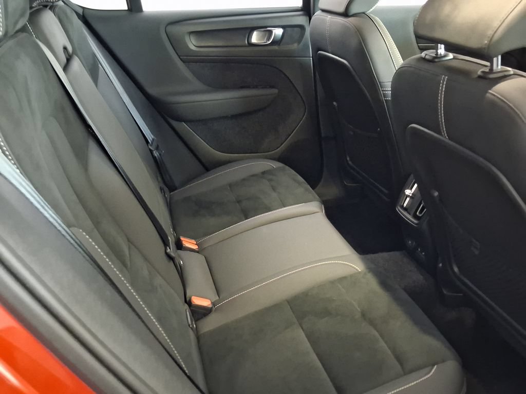 Certified 2023 Volvo C40 P8 Recharge Ultimate w/ Protection Package Premier AWD/4WD image 14