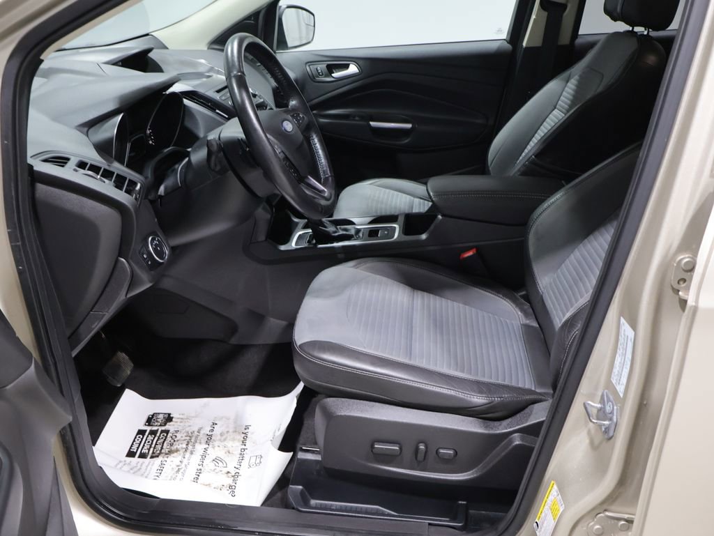 Used 2017 Ford Escape SE w/ SE Sport Appearance Package AWD/4WD image 12