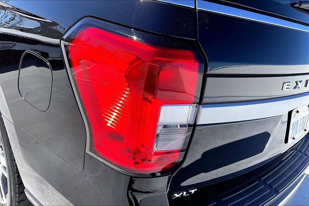 Used 2023 Ford Expedition XLT image 21