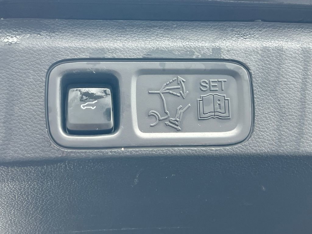 Used 2024 Ford Expedition Max XLT image 16