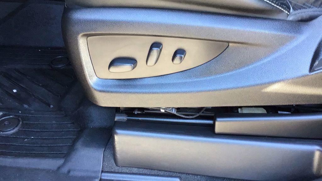 Used 2018 GMC Sierra 1500 SLT w/ SLT Premium Package image 16