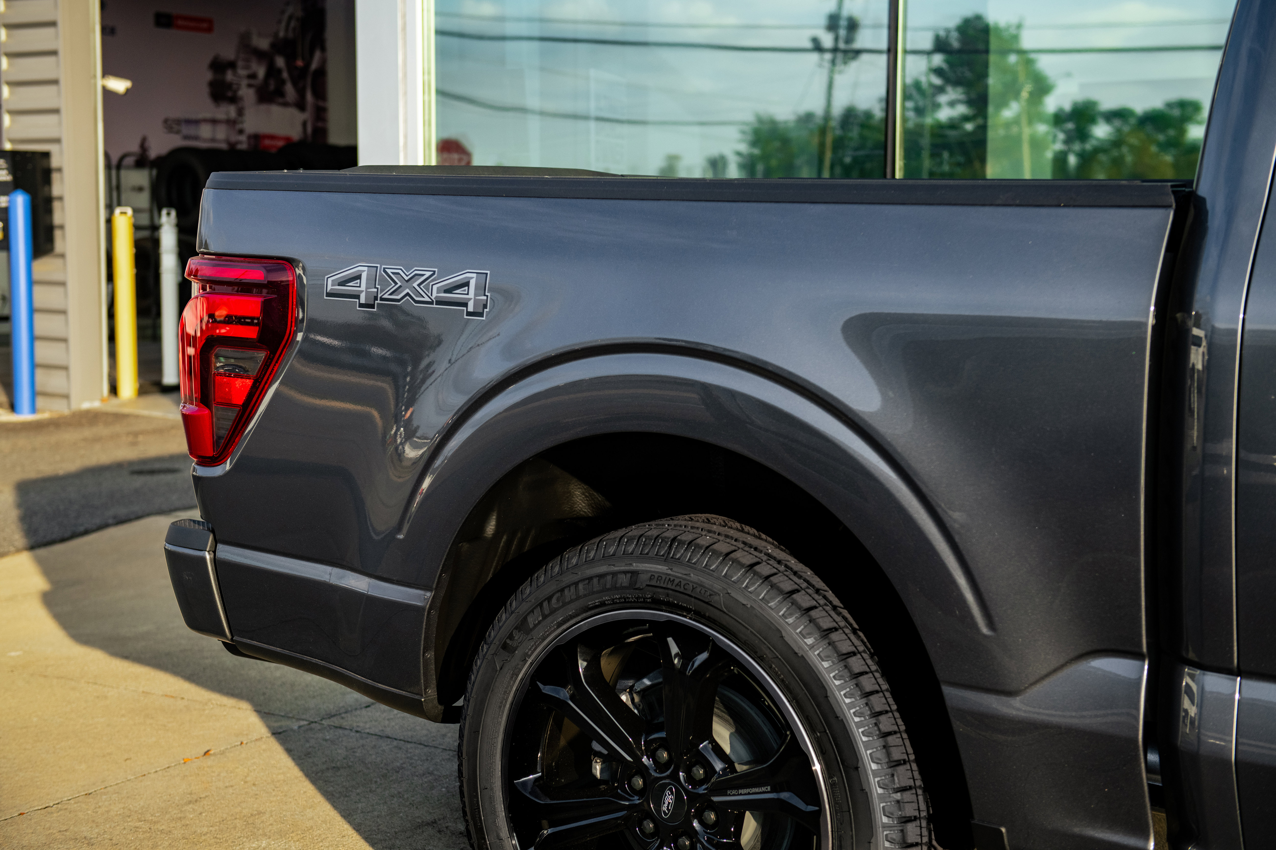 New 2025 Ford F150 Lariat w/ Equipment Group 501A Mid image 5