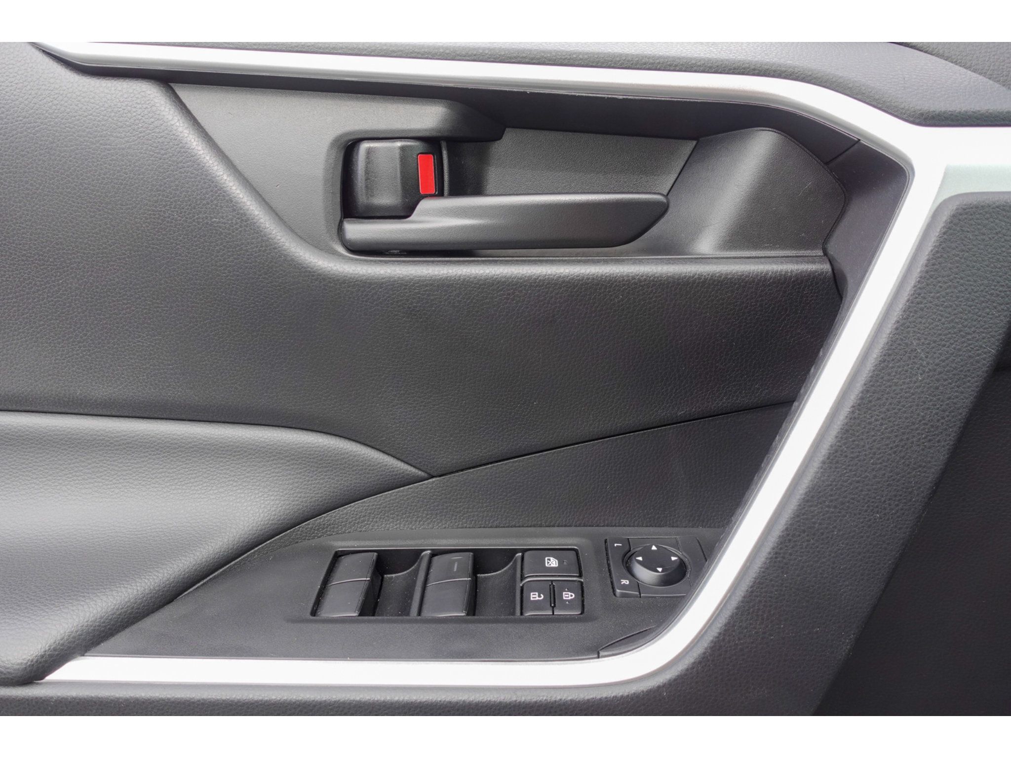 Certified 2024 Toyota RAV4 LE AWD/4WD image 11