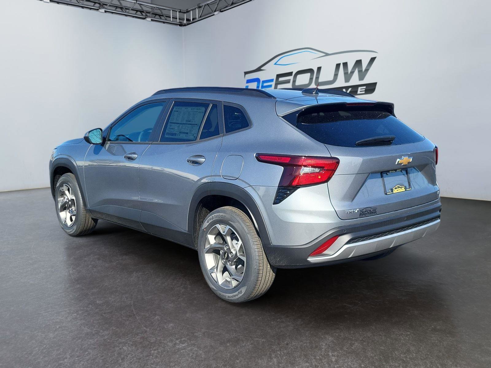 New 2026 Chevrolet Trax LT w/ Sunroof Package FWD image 5