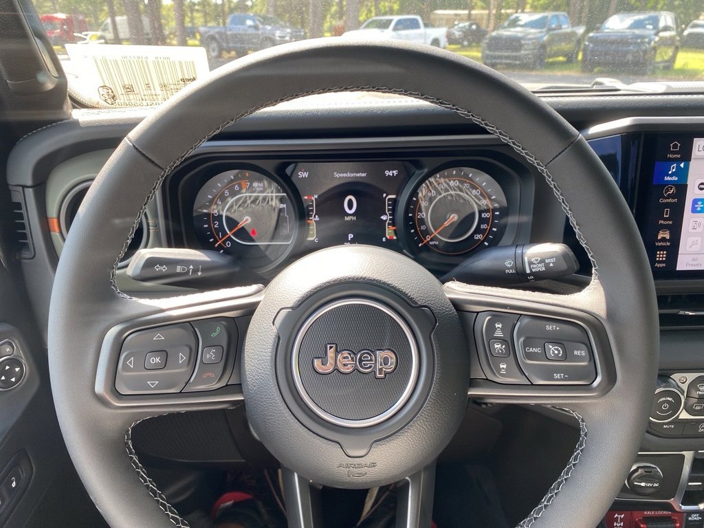 New 2025 Jeep Gladiator Mojave w/ Convenience Group image 25