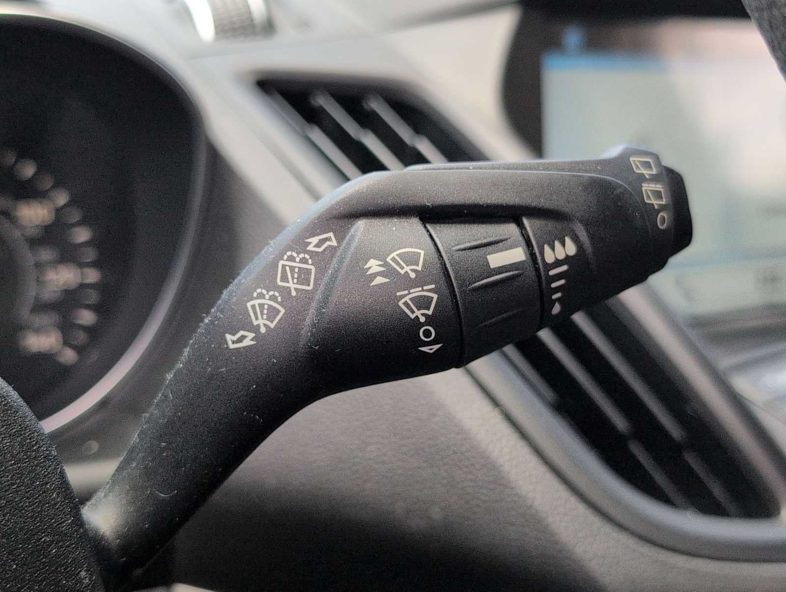 Used 2019 Ford Escape SE FWD image 24