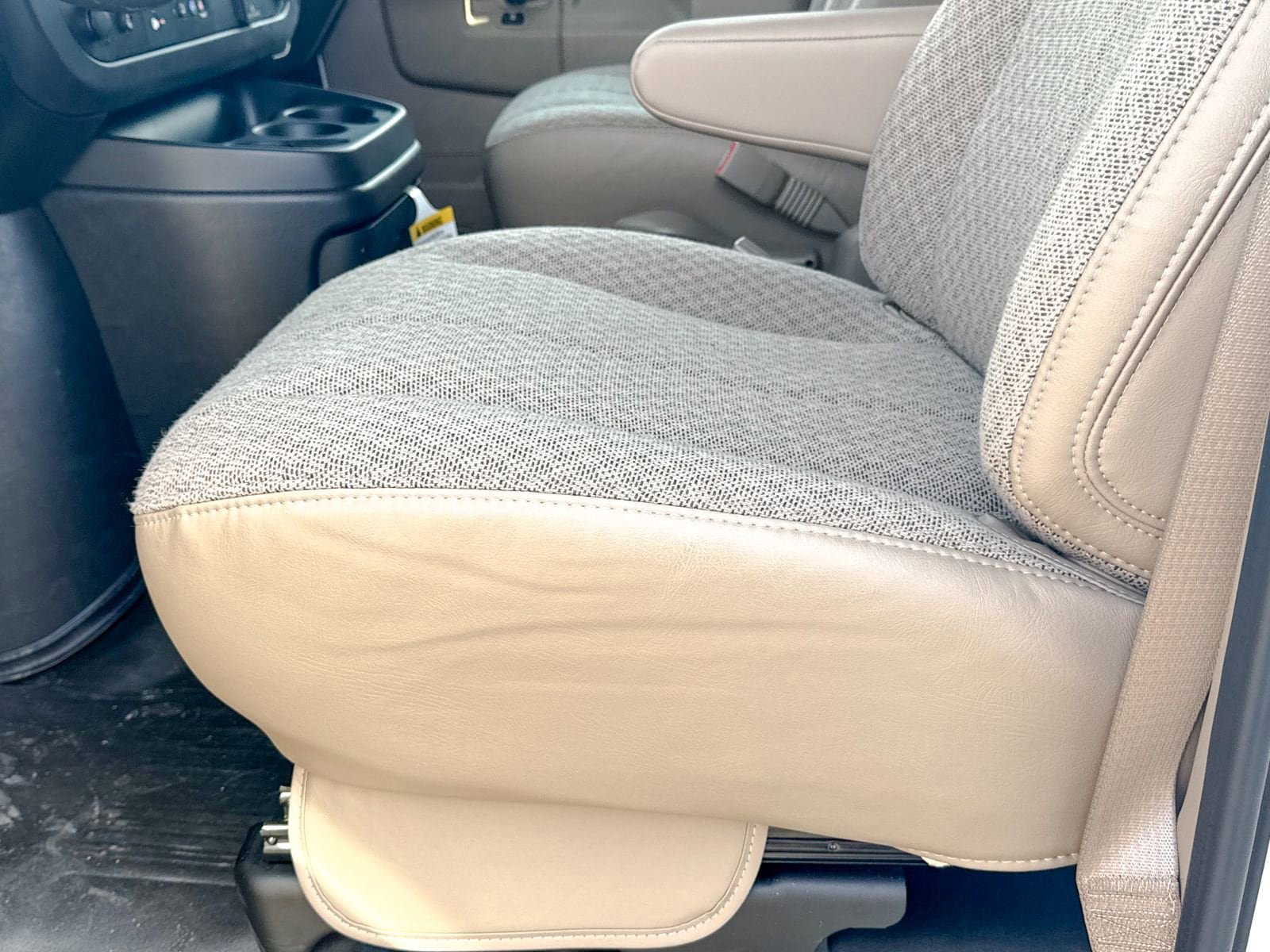 New 2025 Chevrolet Express 2500 w/ Driver Convenience Package RWD image 40
