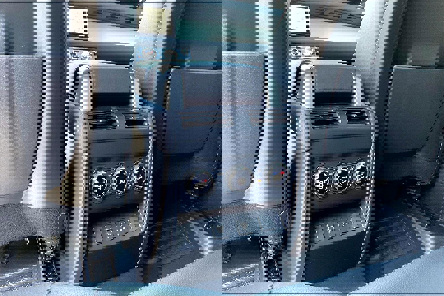 Certified 2023 Land Rover Defender 110 S image 34