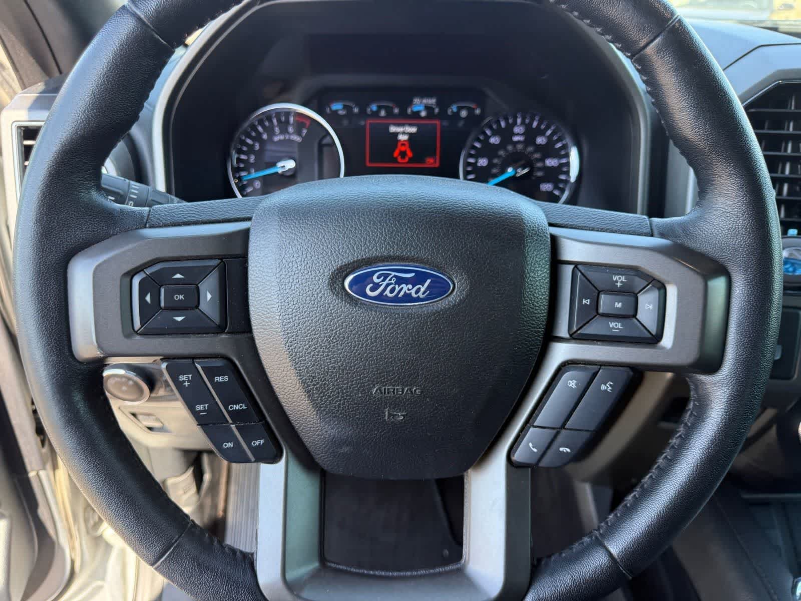Used 2020 Ford Expedition XLT w/ Equipment Group 202A AWD/4WD image 19
