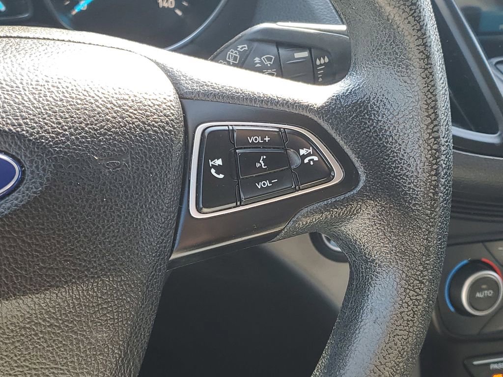 Used 2019 Ford Escape SE FWD image 14