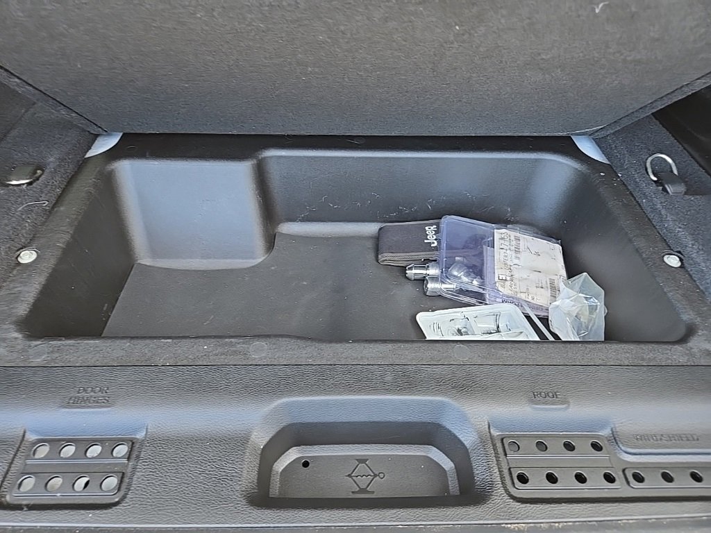 Used 2018 Jeep Wrangler Unlimited Sahara image 51