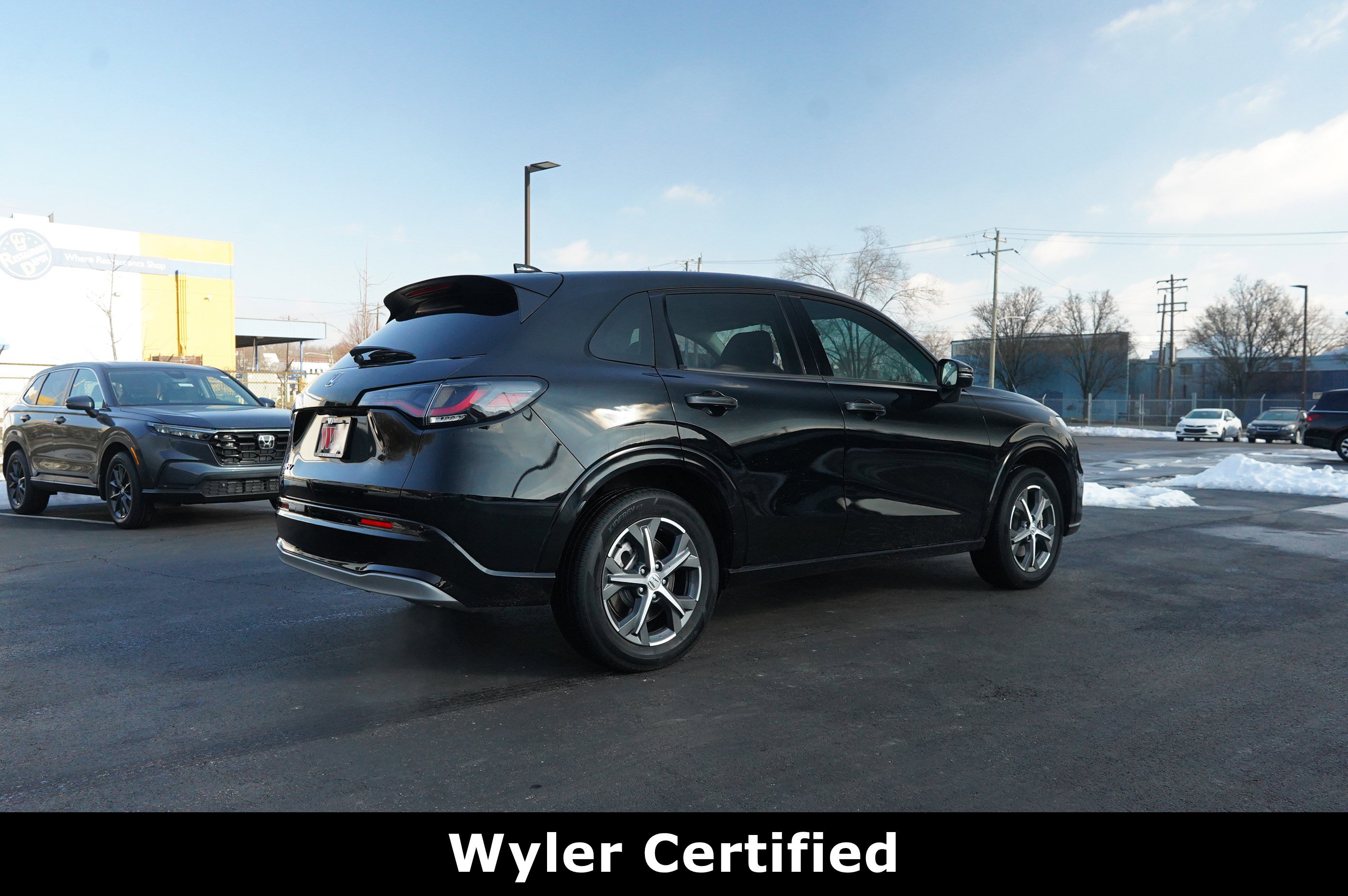 Used 2023 Honda HR-V EX-L image 3