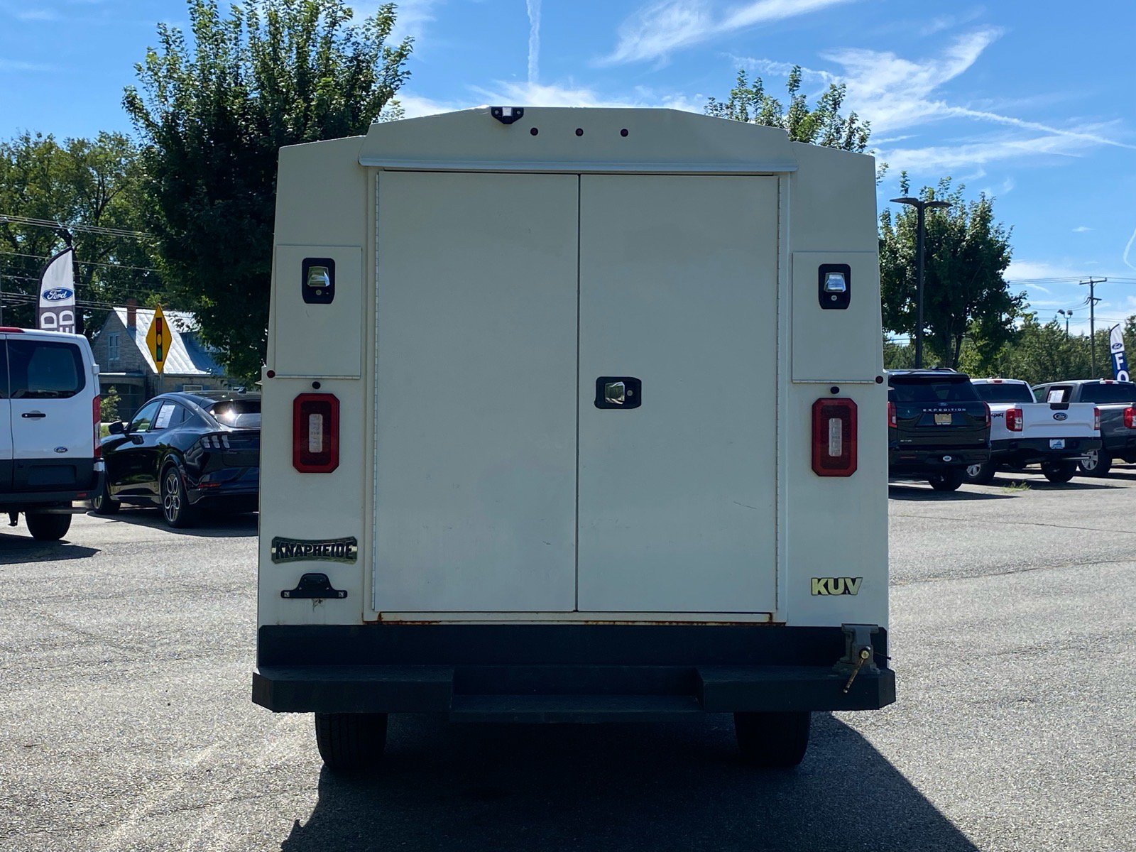 Used 2021 GMC Savana 3500 w/ Power Convenience Package RWD image 5