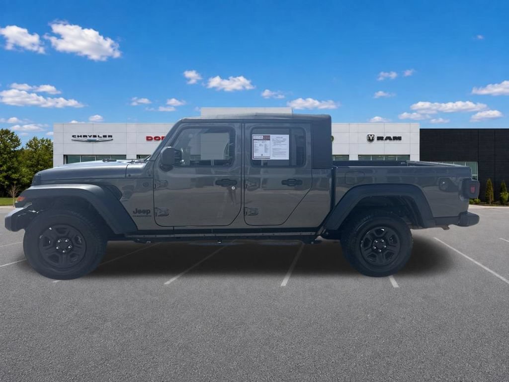 Used 2023 Jeep Gladiator Sport AWD/4WD image 5