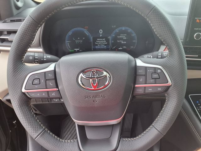 Used 2026 Toyota Sienna Limited FWD image 22