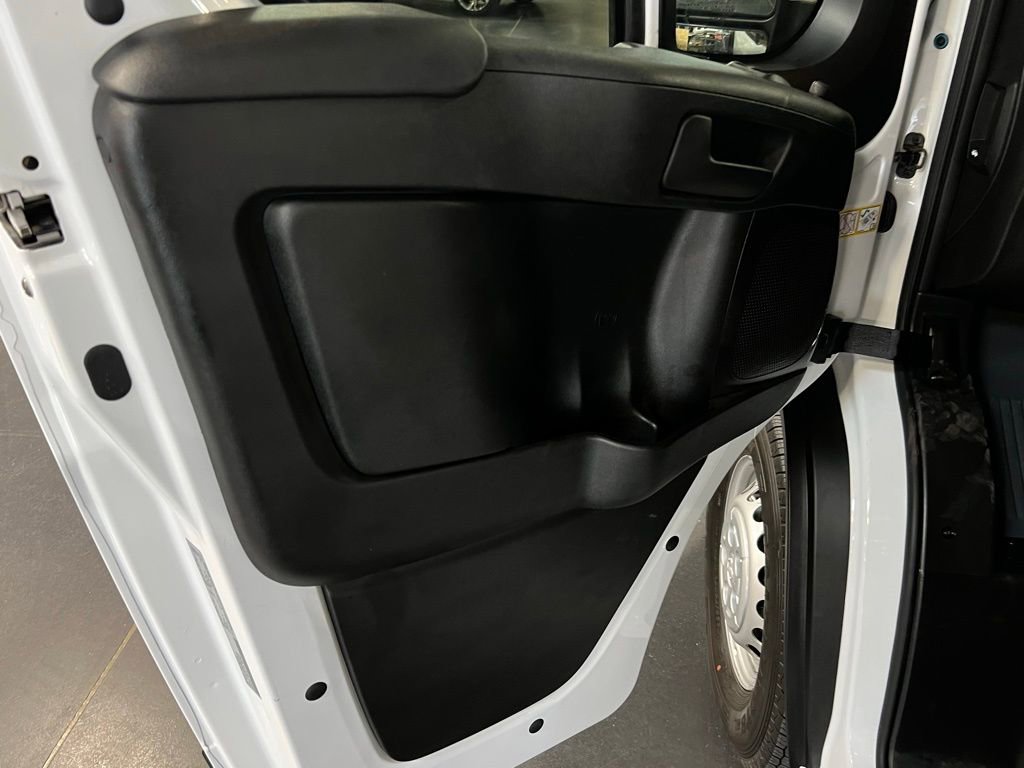 Used 2025 RAM ProMaster 2500 w/ Convenience Group image 24