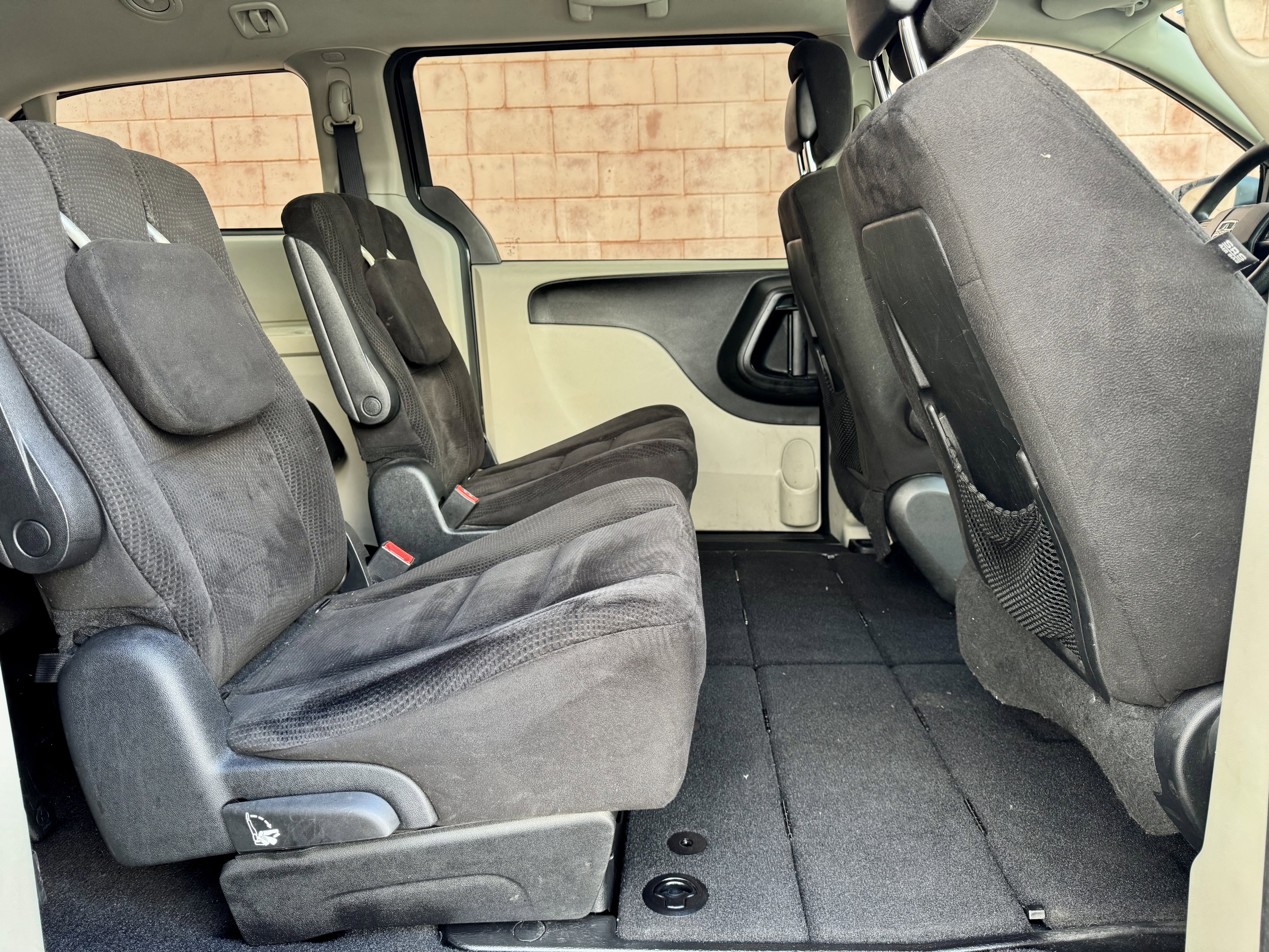 Used 2014 Dodge Grand Caravan SE w/ Quick Order Package 29E SE image 6