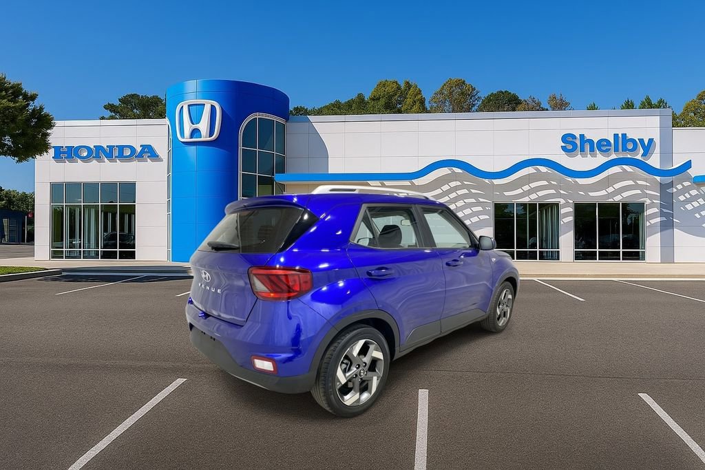 Used 2025 Hyundai Venue SEL image 8