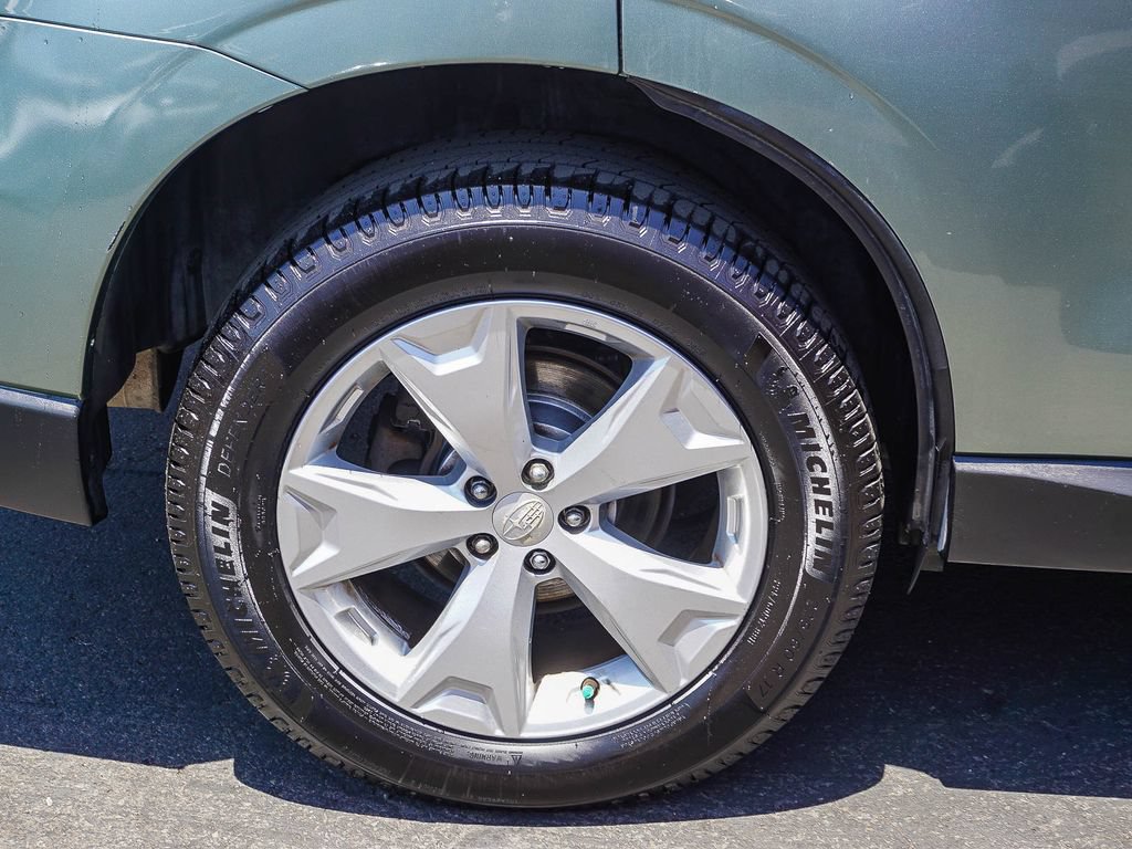 Used 2014 Subaru Forester 2.5i Limited w/ Popular Package #2 AWD/4WD image 9