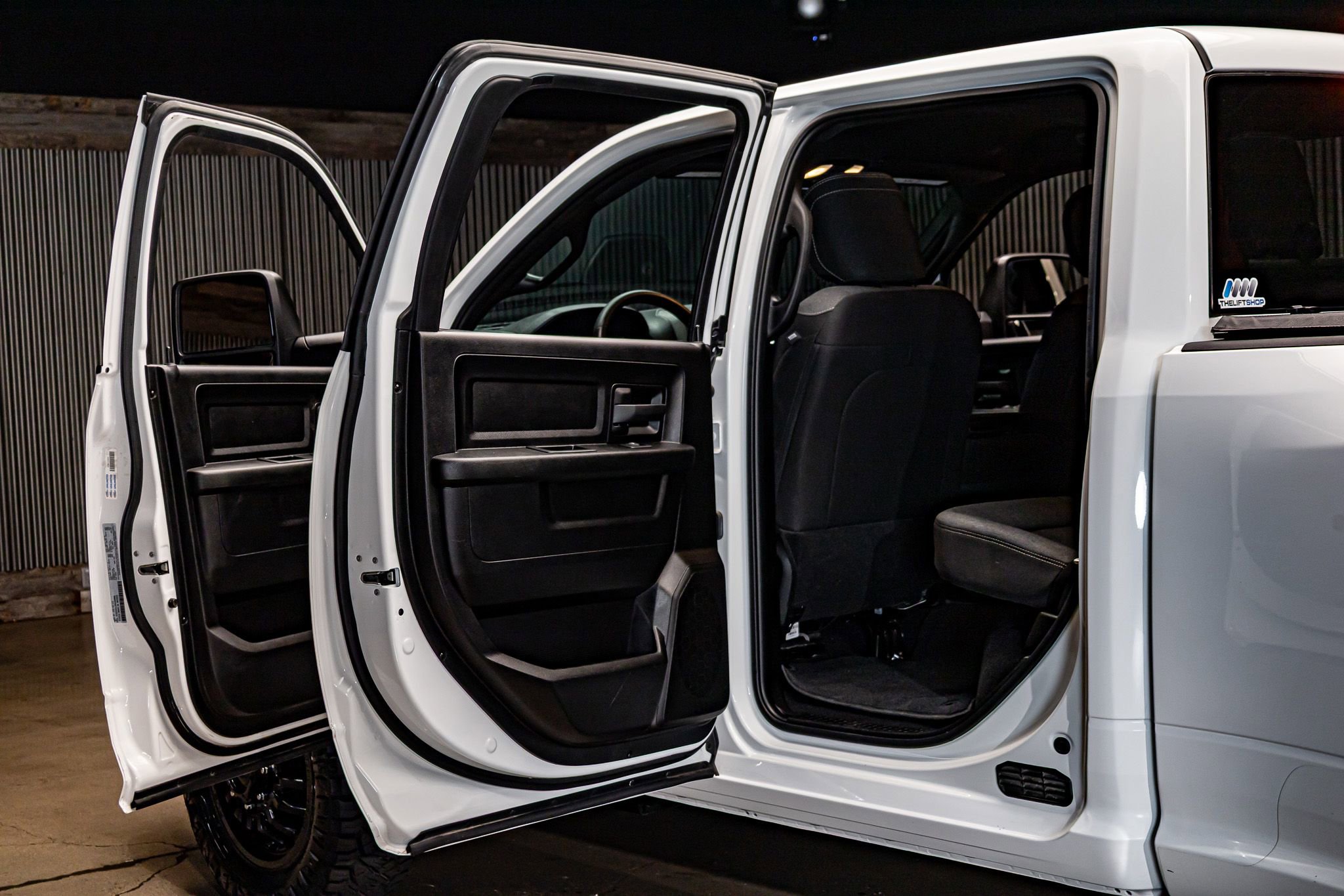 Used 2024 RAM 3500 Tradesman w/ Chrome Appearance Group image 29