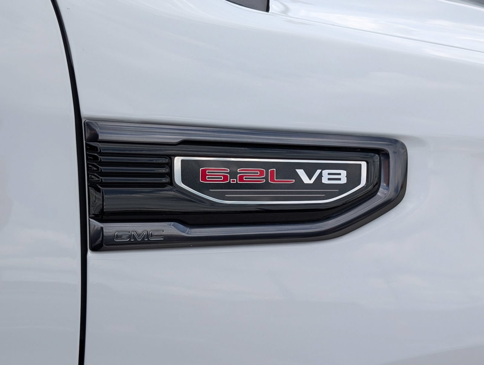 Used 2024 GMC Sierra 1500 AT4 w/ Technology Package AWD/4WD image 10