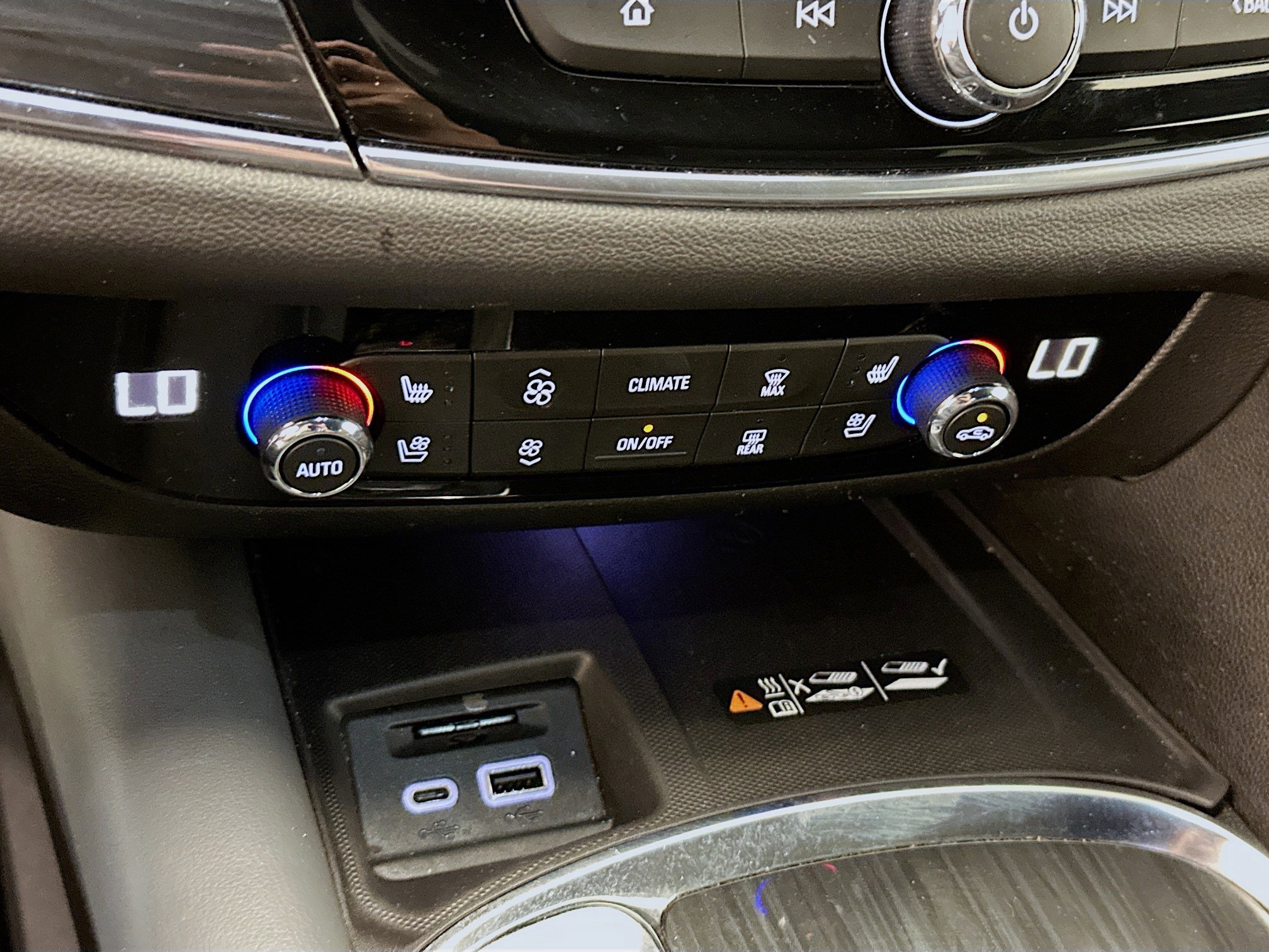 Used 2024 Buick Enclave Premium AWD/4WD image 24