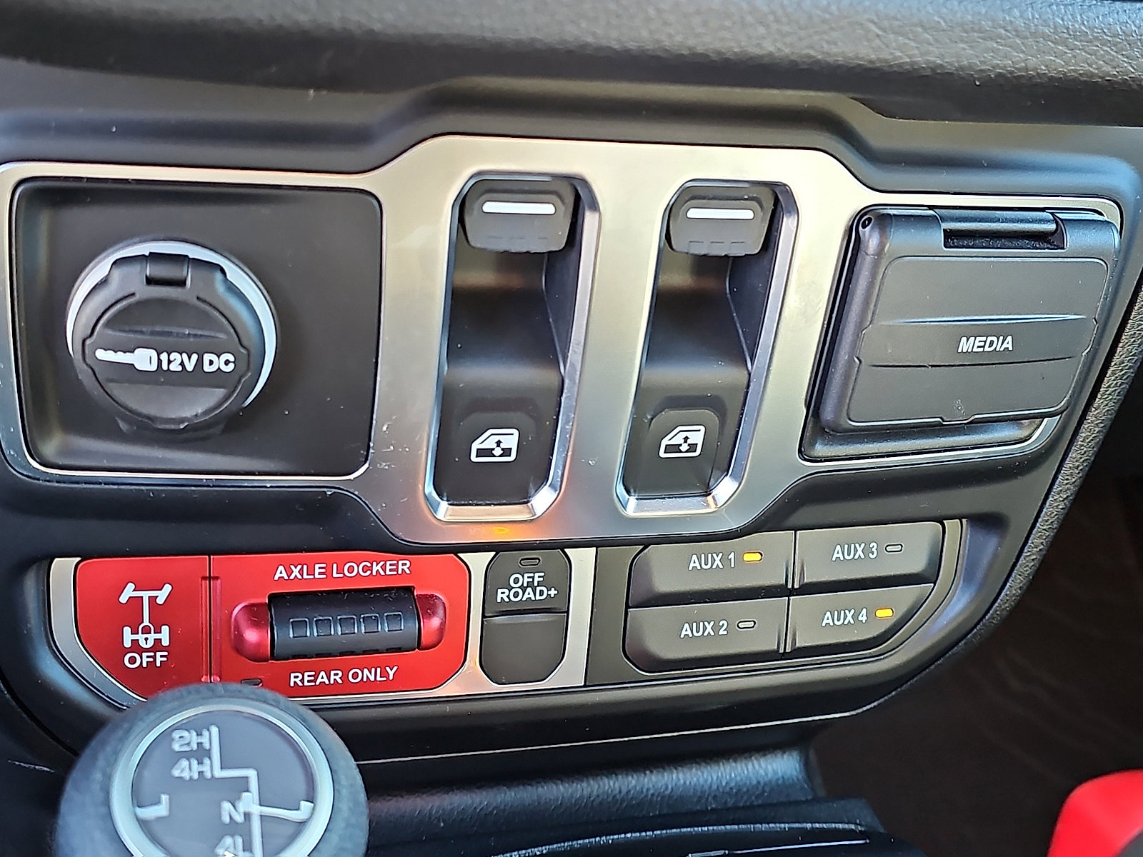 Used 2024 Jeep Wrangler Willys image 23