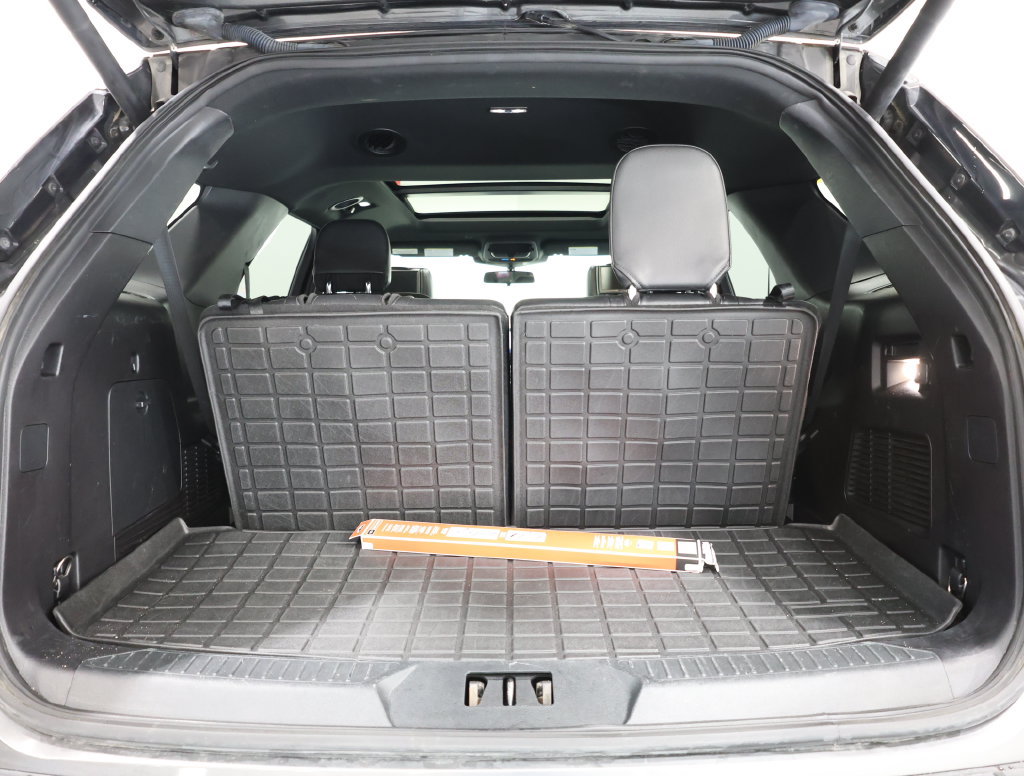Used 2020 Ford Explorer XLT w/ Equipment Group 202A AWD/4WD image 29