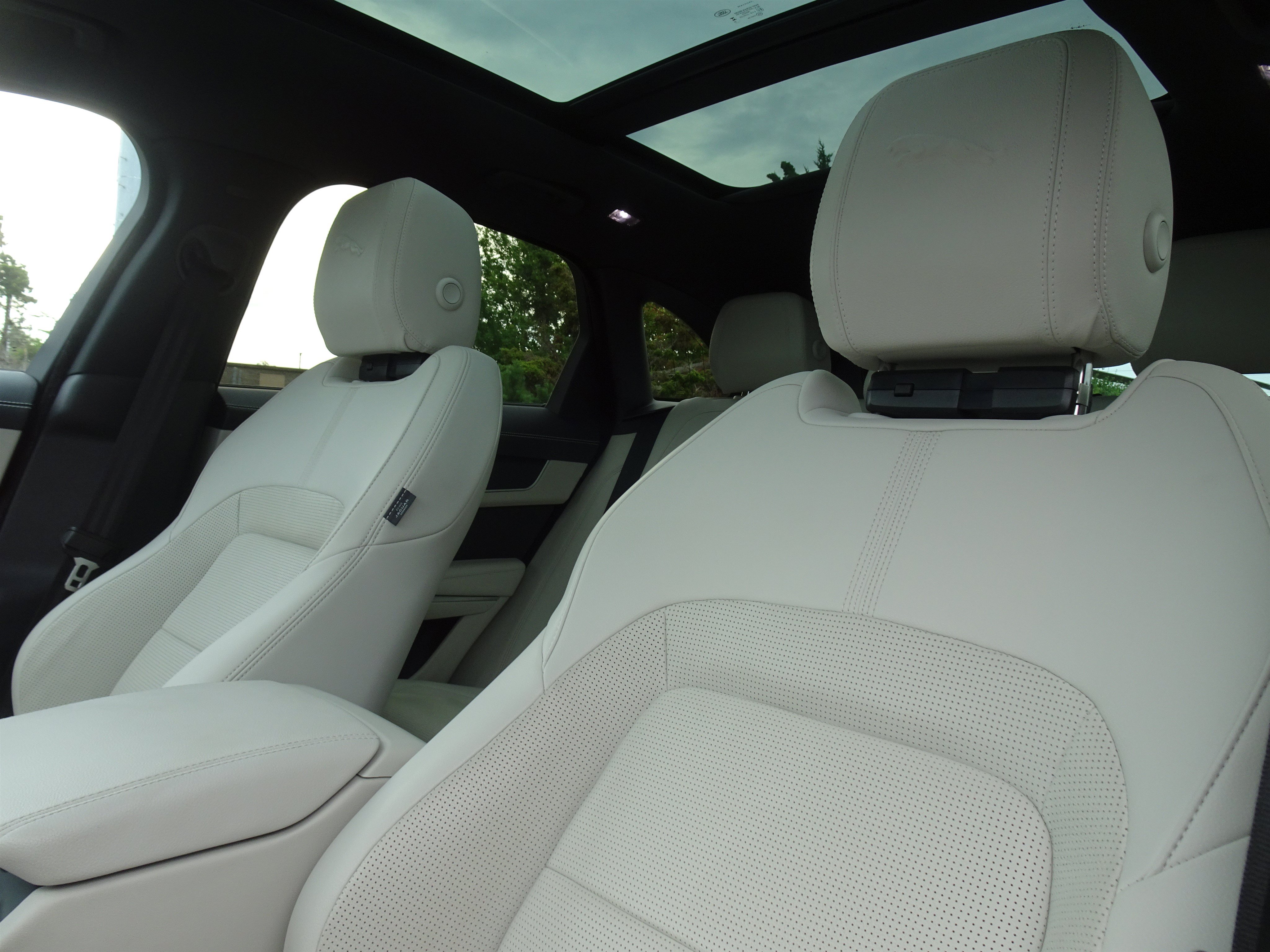 New 2025 Jaguar F-PACE R-Dynamic S AWD/4WD image 16