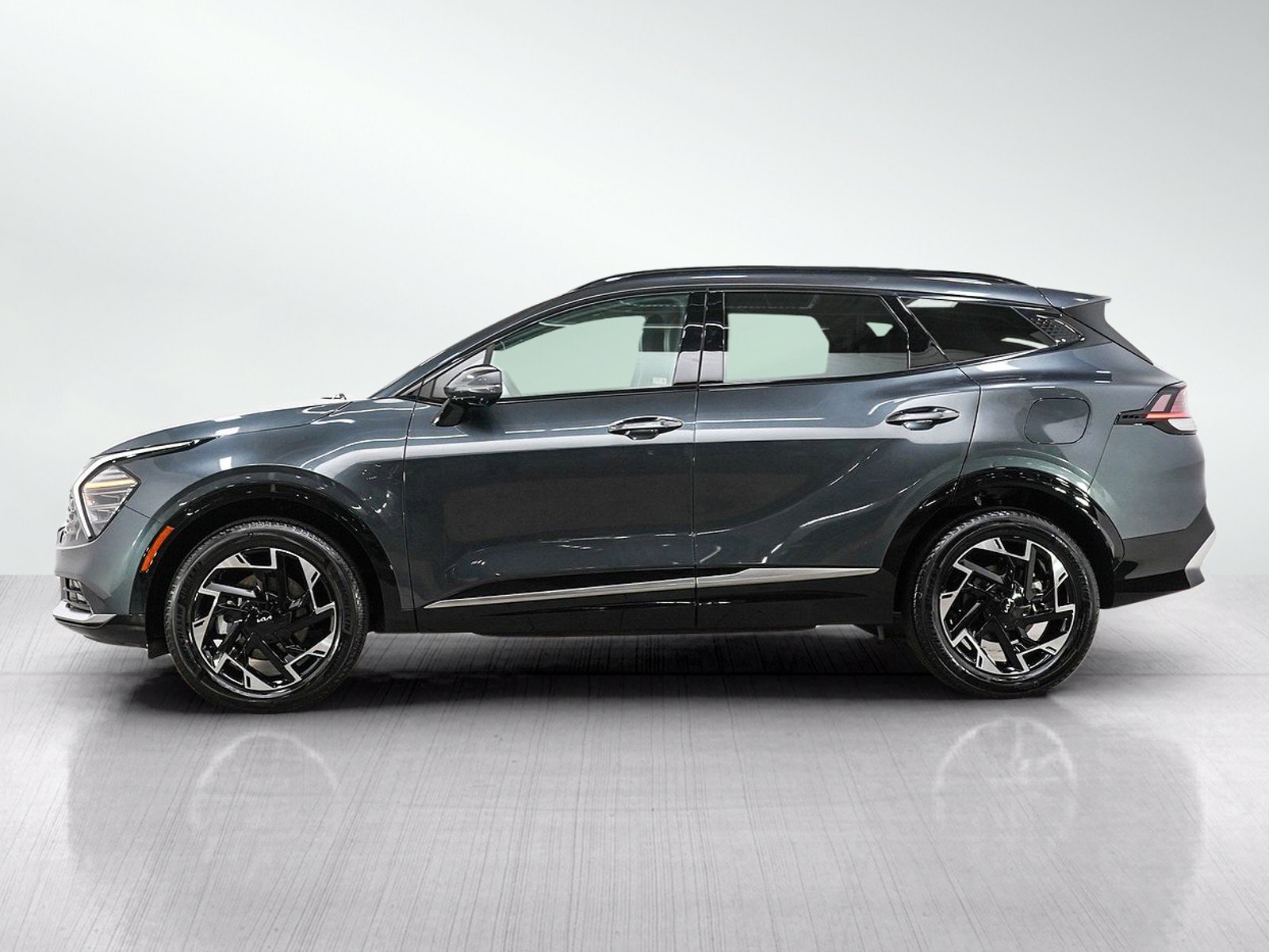 Used 2024 Kia Sportage SX AWD/4WD image 2