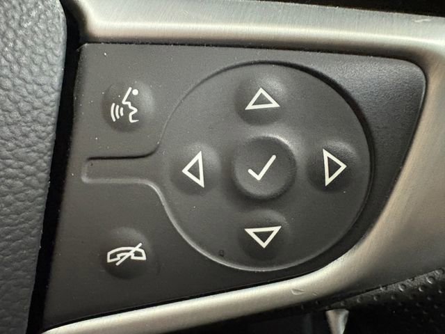 Used 2022 GMC Terrain SLE w/ Driver Convenience Package image 16