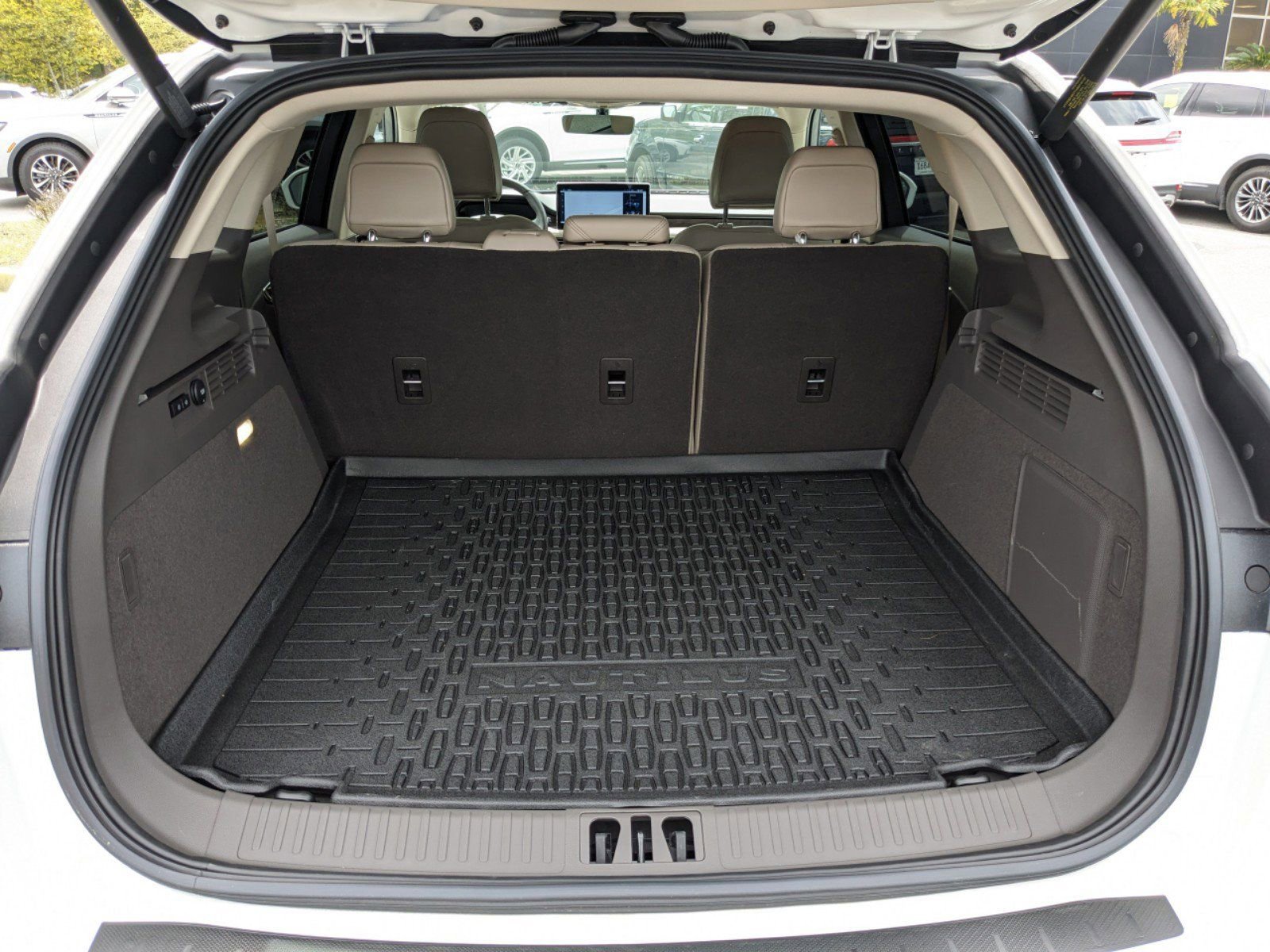 Certified 2023 Lincoln Nautilus Reserve w/ Equipment Group 201A image 7