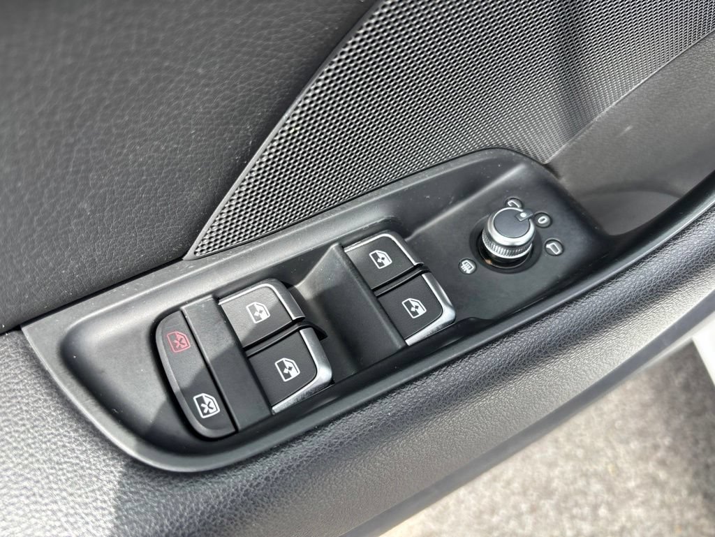Used 2017 Audi A3 e-tron Premium FWD image 13