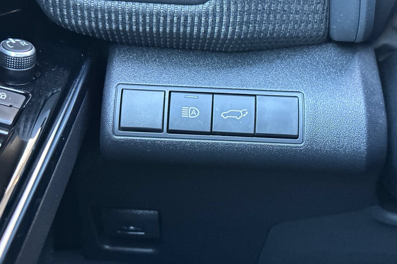 Used 2023 Subaru Solterra AWD image 31