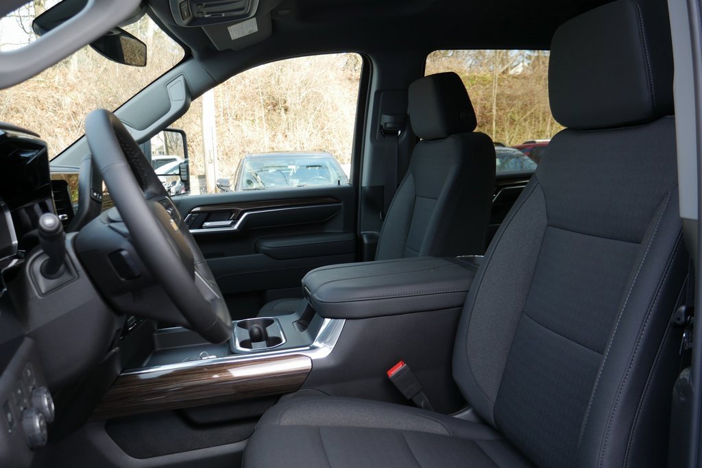 New 2026 Chevrolet Silverado 2500 LT image 9