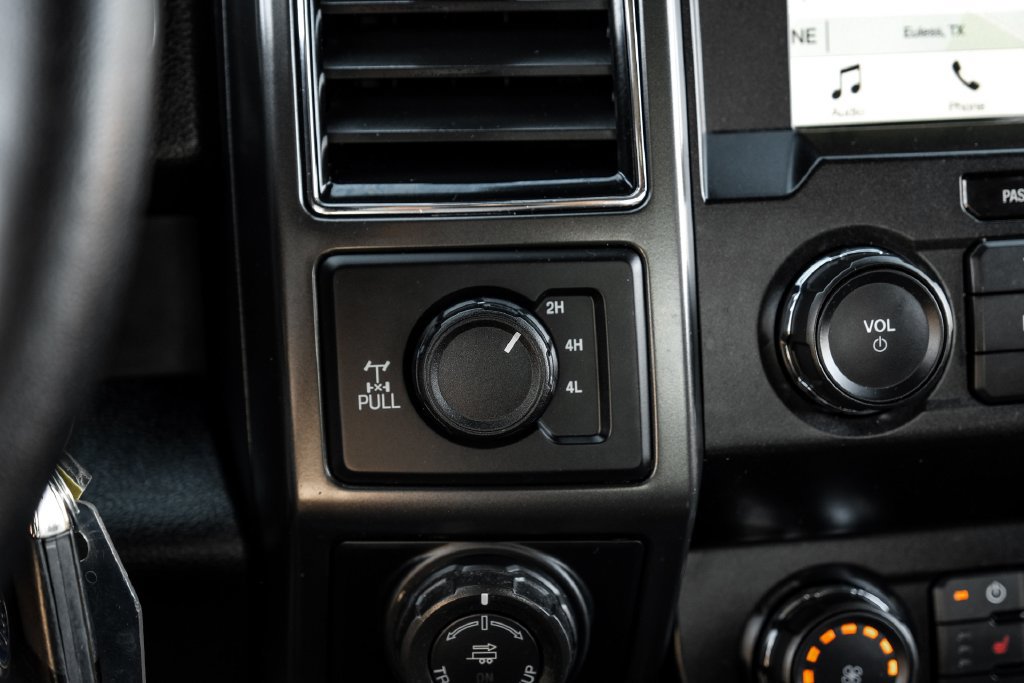 Used 2019 Ford F150 XLT w/ Equipment Group 302A Luxury AWD/4WD image 23