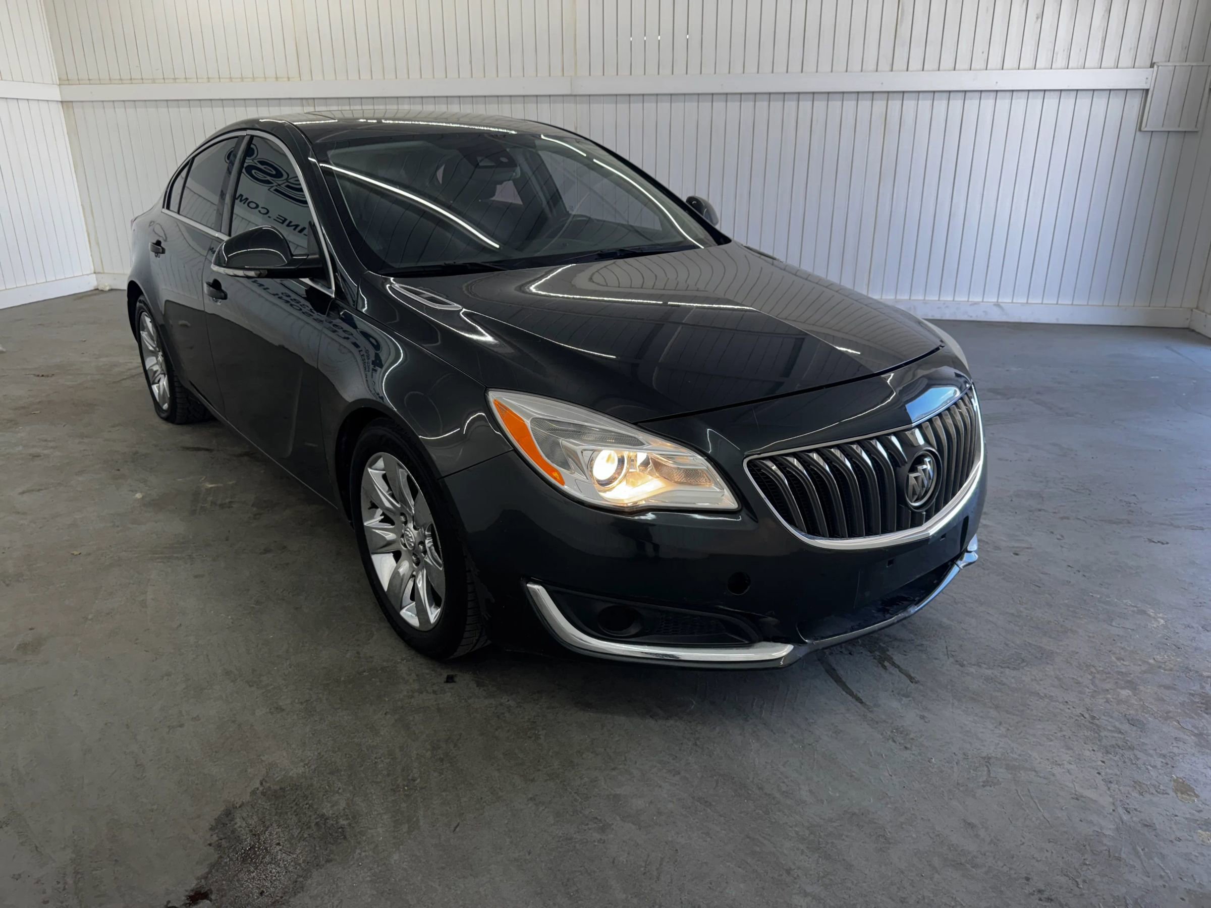 Used 2016 Buick Regal Premium w/ Driver Confidence Package #1 image 3