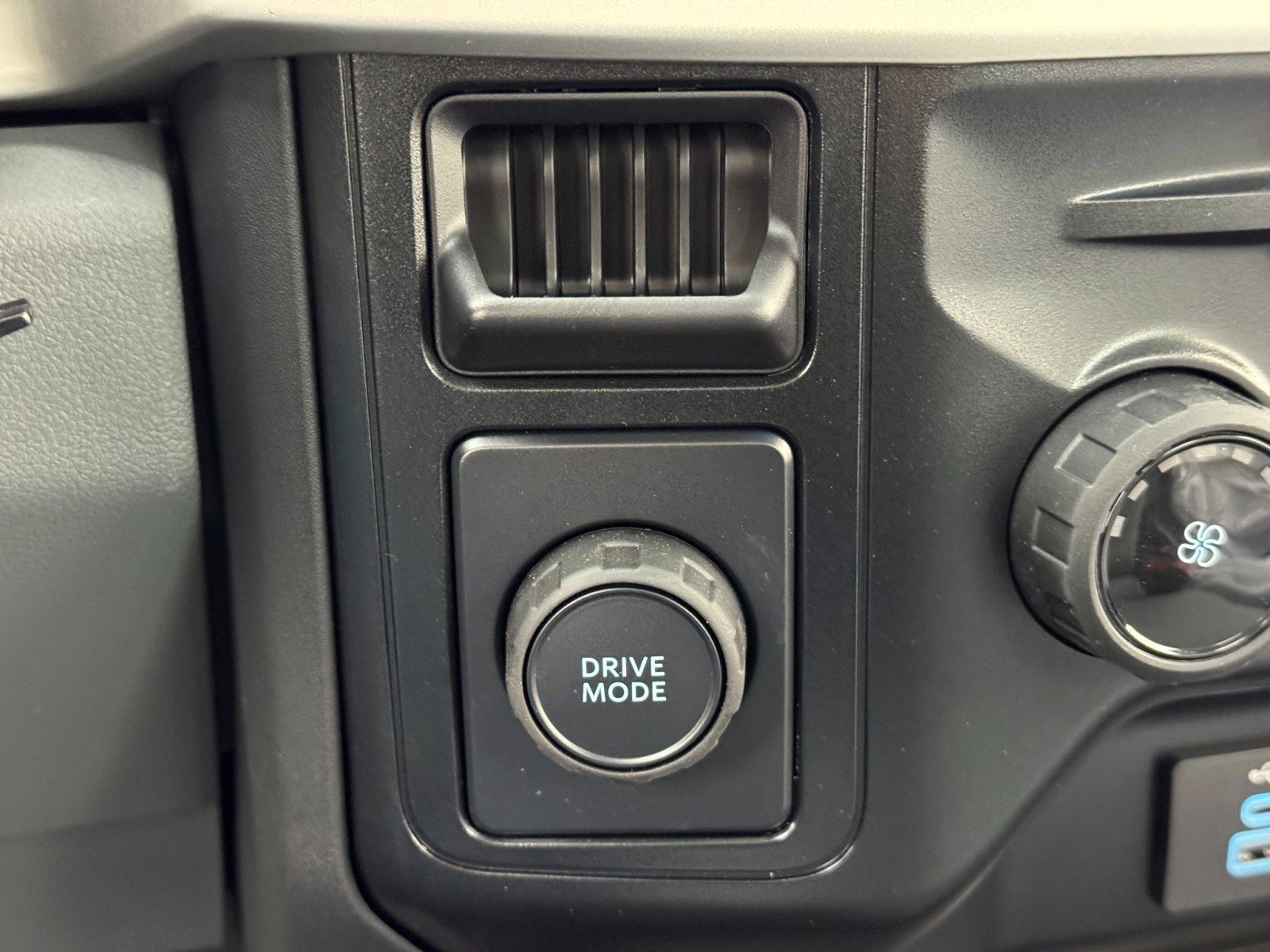 Used 2025 Ford F350 XL w/ XL Driver Assist Package image 22