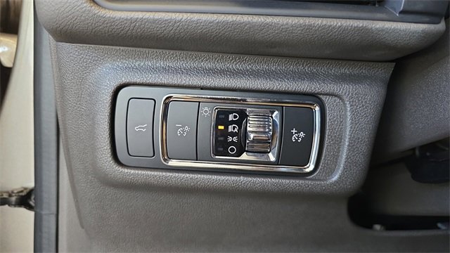 Used 2021 Lincoln Corsair AWD w/ Equipment Group 101A image 27