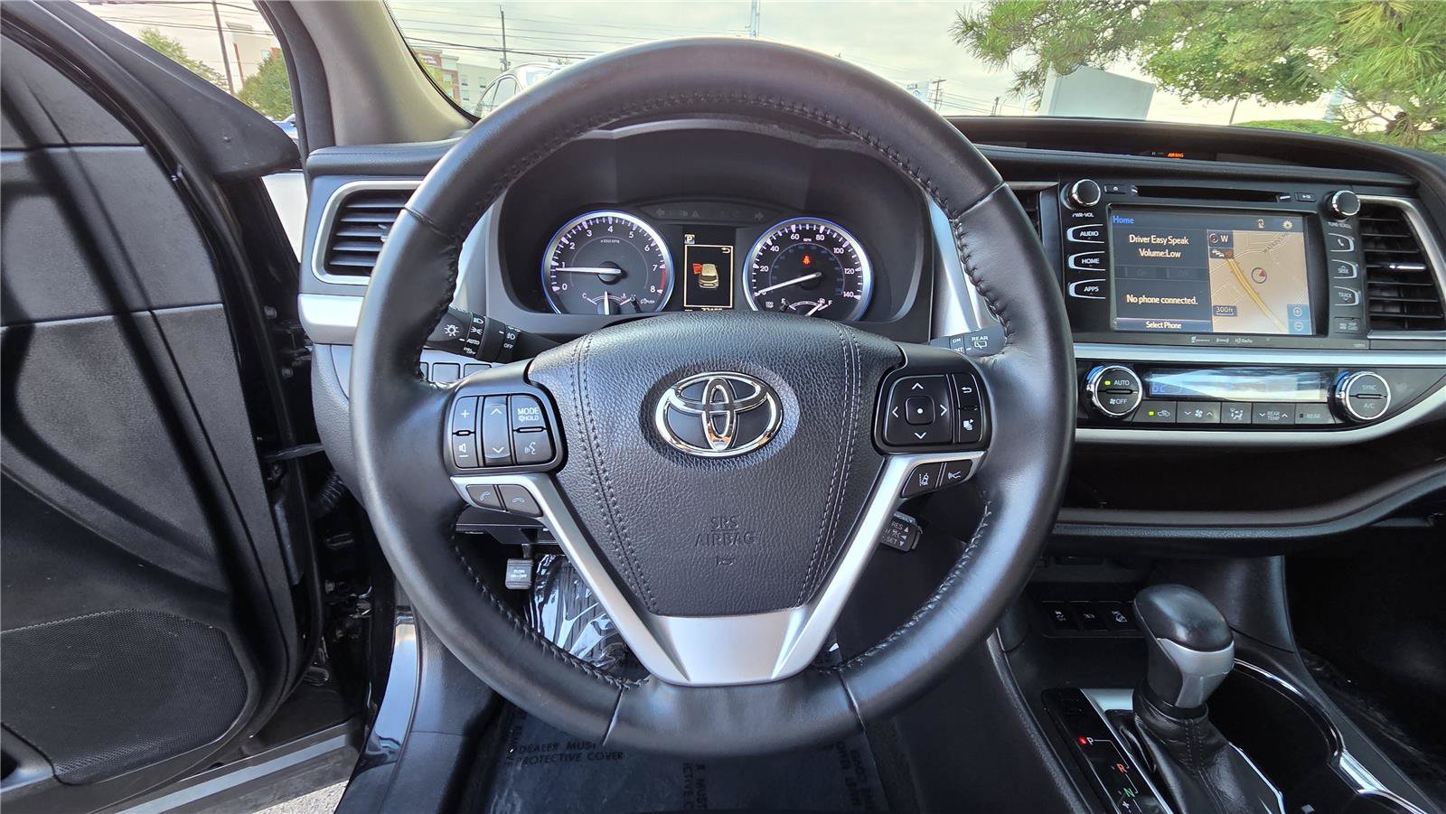 Used 2018 Toyota Highlander XLE AWD/4WD image 27