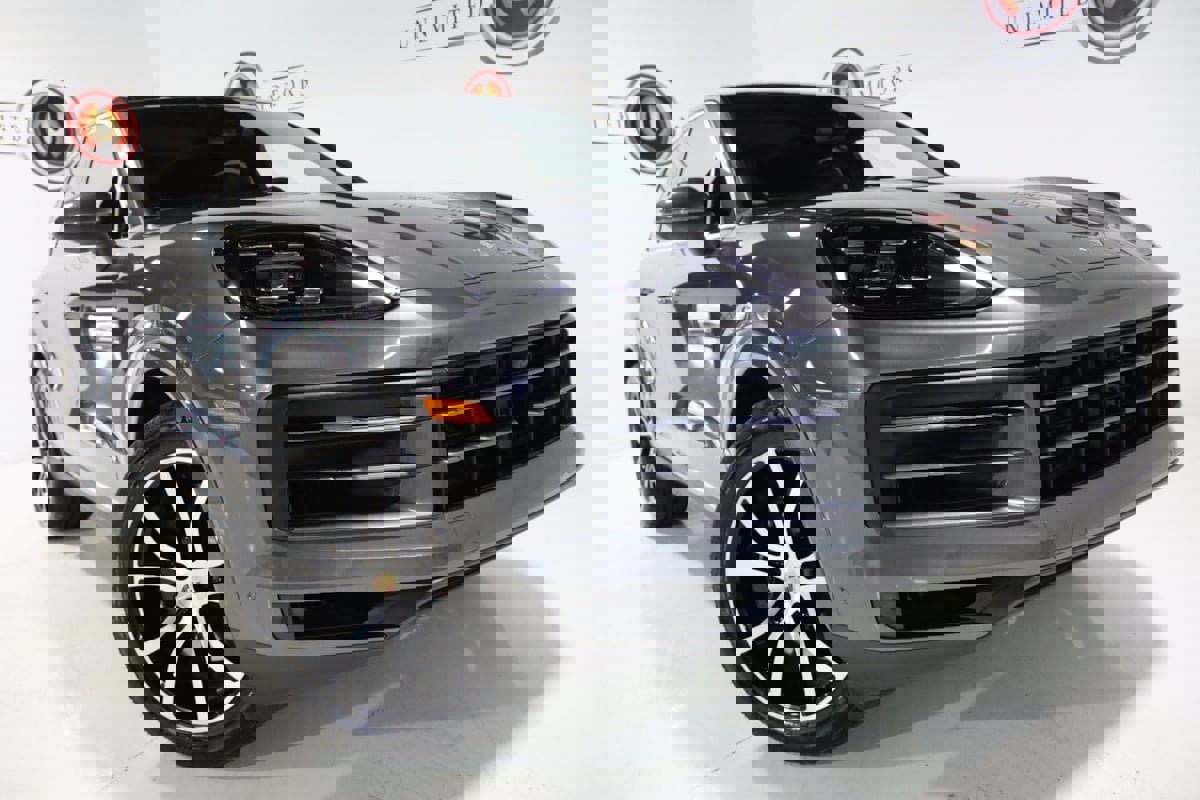 Used 2024 Porsche Cayenne image 7